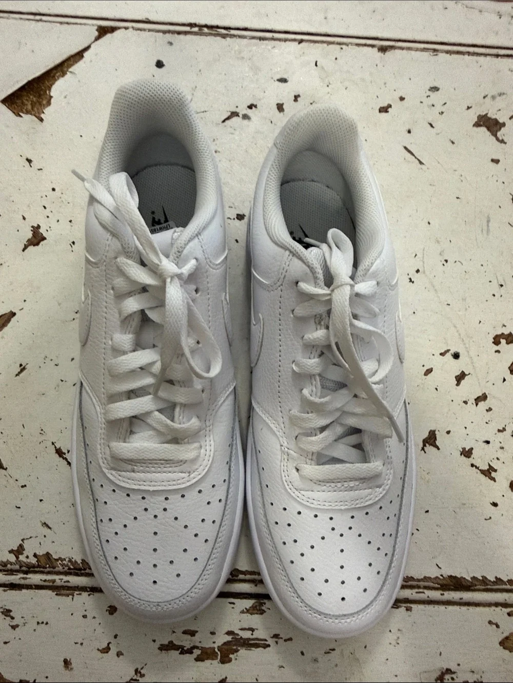 Nike Men’s White Athletic Sneakers